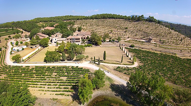 Angelina Jolie Brad Pitt winery