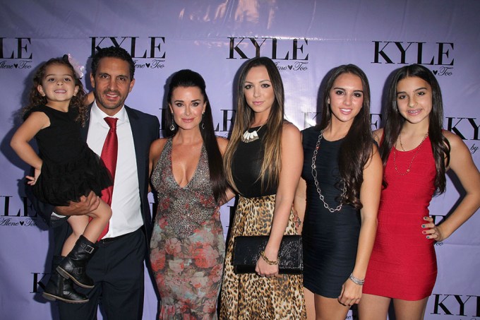 Kyle Richards & Mauricio Umansky with Their Daughters