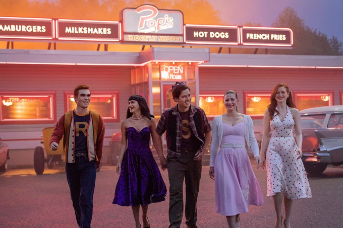 Warner Bros. Television Cast Of Riverdale Commemorate The Last Night Of Shooting In Pop’s