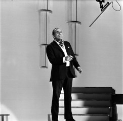 Editorial use onlyMandatory Credit: Photo by ITV/Shutterstock (702588ly)Tony BennettITV ARCHIVE