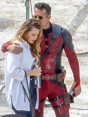 Blake Lively Ryan Reynolds PDA