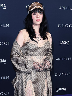 Billie Eilish Takes A Commercial Flight & Ditches Private Jet: Video