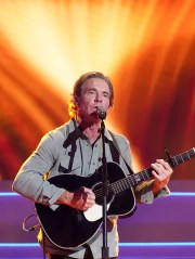 ACADEMY OF COUNTRY MUSIC HONORS:  Dennis Quaid performs at the 16th Annual Academy of Country Music Honors airing Monday, Sept. 18 (8:00-10:00 PM ET/PT) on FOX. CR: FOX. ©2023 FOX Media LLC.