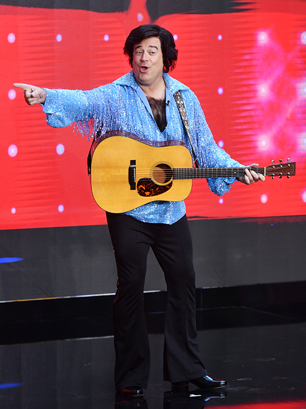 Carson Daly as Neil Diamond