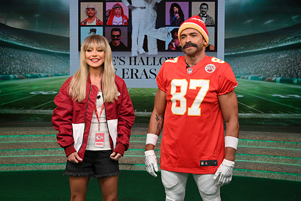 Kelly Ripa and Mark Consuelos as Taylor Swift and Travis Kelce