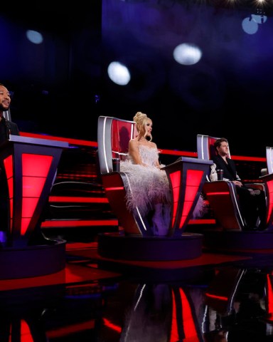 THE VOICE -- "Live Finale Part 1” Episode 2422A -- Pictured: (l-r) John Legend, Gwen Stefani, Niall Horan, Reba McEntire -- (Photo by: Trae Patton/NBC)