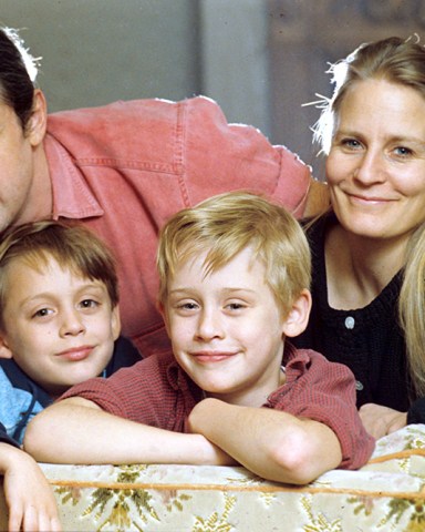 KIERAN CULKIN AND MACAULAY CULKIN AT HOME WITH THEIR PARENTS
MACAULAY CULKIN AT HOME WITH HIS FAMILY - 1990