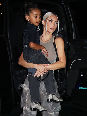 Chicago West Rocks Yellow Face Paint, Channels Sister North: Video