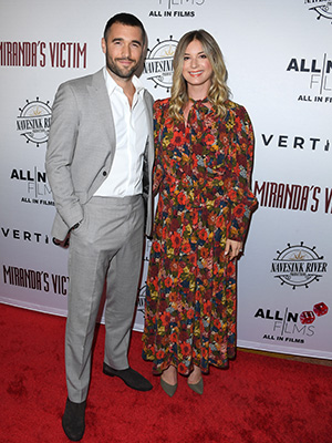 Emily VanCamp, Josh Bowman