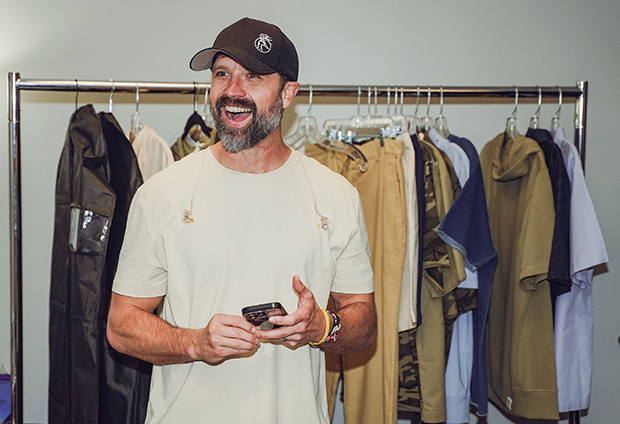 **EXCLUSIVE** Photo Credit: MOVI Inc. Date: 05/05/2024 Walker Hayes checks out his new collection, Walker Hayes for JCPenney, at the JCPenney hangout space at the iHeartCountry Music Festival on May 4, 2024, in Austin, Texas.