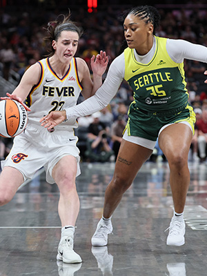 Caitlin Clark and Victoria Vivians