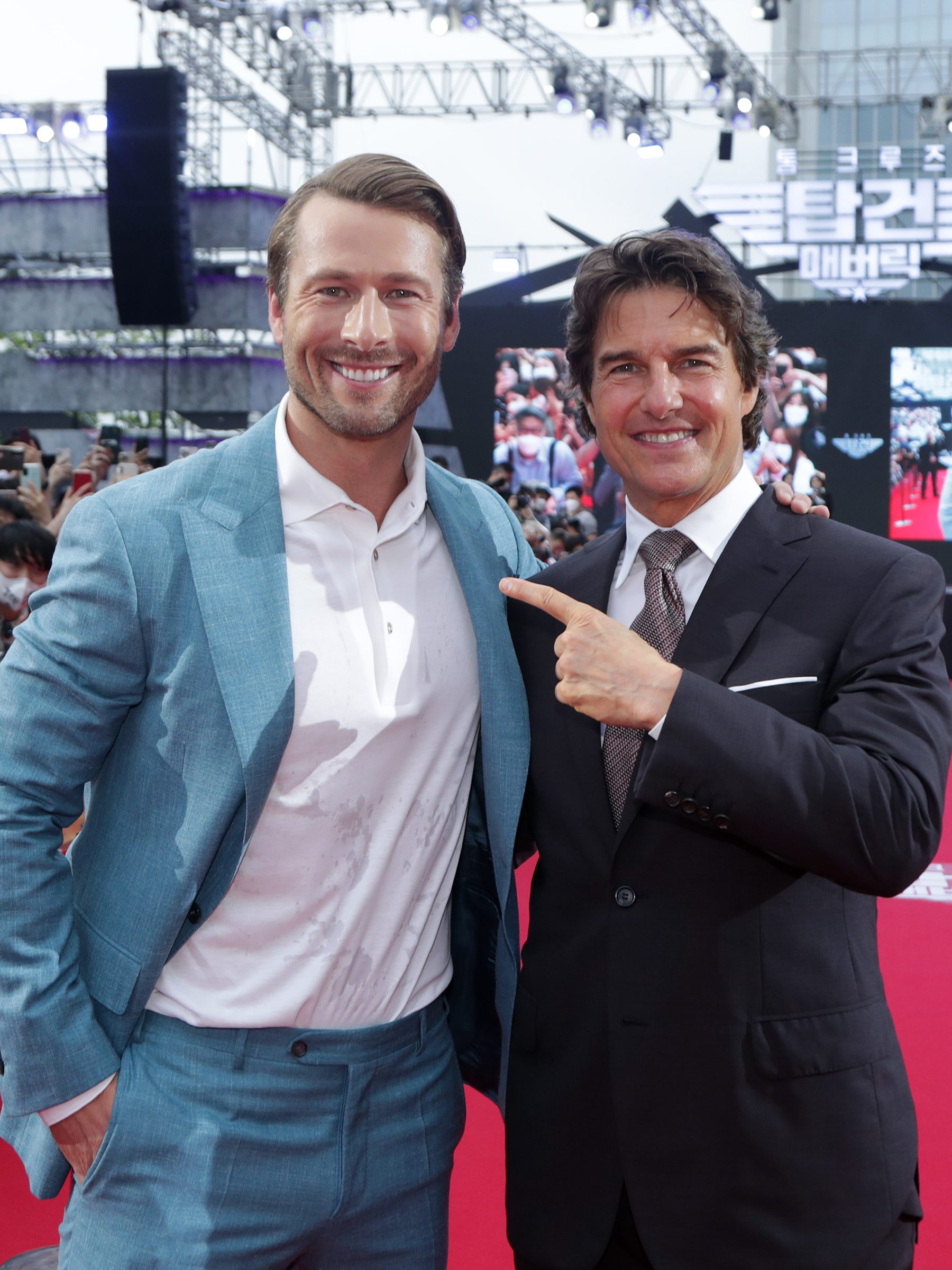 SEOUL, SOUTH KOREA - JUNE 19: Tom Cruise and Glen Powell attends the Korea Red Carpet for "Top Gun: Maverick" at Lotte World on June 19, 2022 in Seoul, South Korea. (Photo by Han Myung-Gu/Getty Images for Paramount Pictures)