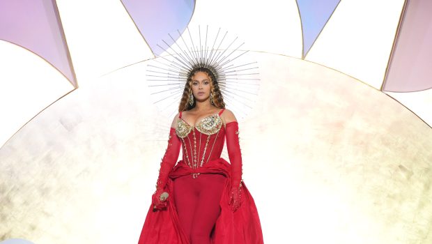 DUBAI, UNITED ARAB EMIRATES - JANUARY 21: Beyoncé performs on stage headlining the Grand Reveal of Dubai's newest luxury hotel, Atlantis The Royal on January 21, 2023 in Dubai, United Arab Emirates. (Photo by Kevin Mazur/Getty Images for Atlantis The Royal)
