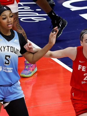 INDIANAPOLIS, IN - JUNE 01: Chicago Sky forward Angel Reese (5) is guarded by Indiana Fever guard Caitlin Clark (22) on June 1, 2024, at Gainbridge Fieldhouse in Indianapolis, Indiana. (Photo by Brian Spurlock/Icon Sportswire via Getty Images)