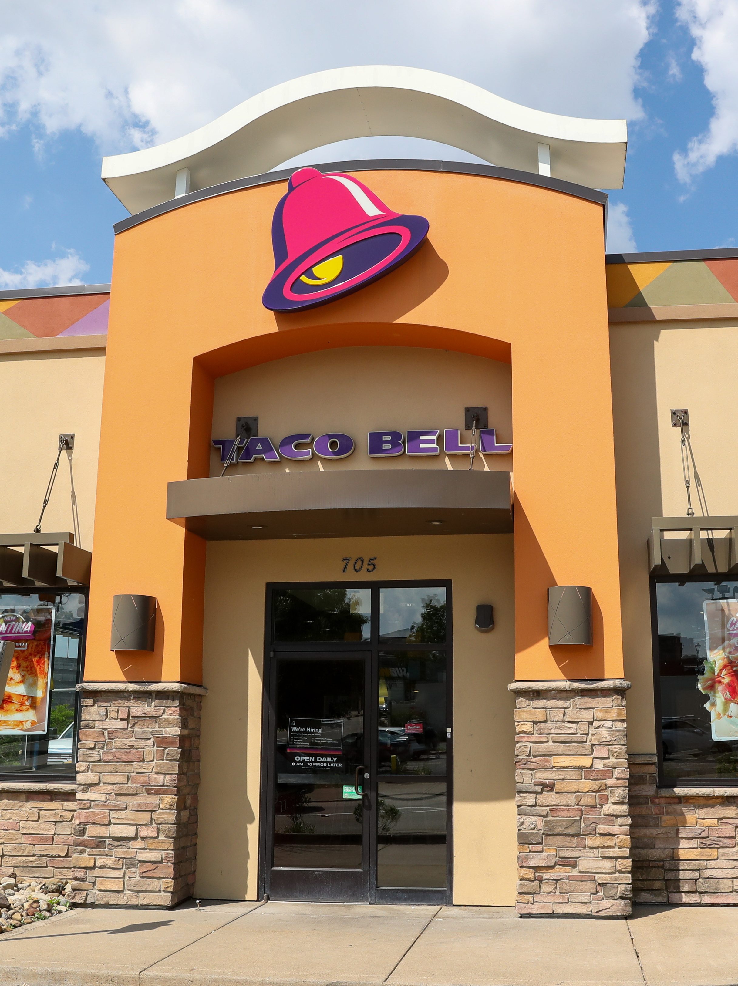 PITTSBURGH, PENNSYLVANIA, UNITED STATES - 2024/05/24: An general view of a Taco Bell fast food restaurant. (Photo by Paul Weaver/SOPA Images/LightRocket via Getty Images)