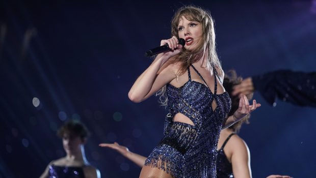 MUNICH, GERMANY - JULY 27: EDITORIAL USE ONLY. NO BOOK COVERS. Taylor Swift performs onstage during "Taylor Swift | The Eras Tour" at Olympiastadion on July 27, 2024 in Munich, Germany. (Photo by Thomas Niedermueller/TAS24/Getty Images for TAS Rights Management )