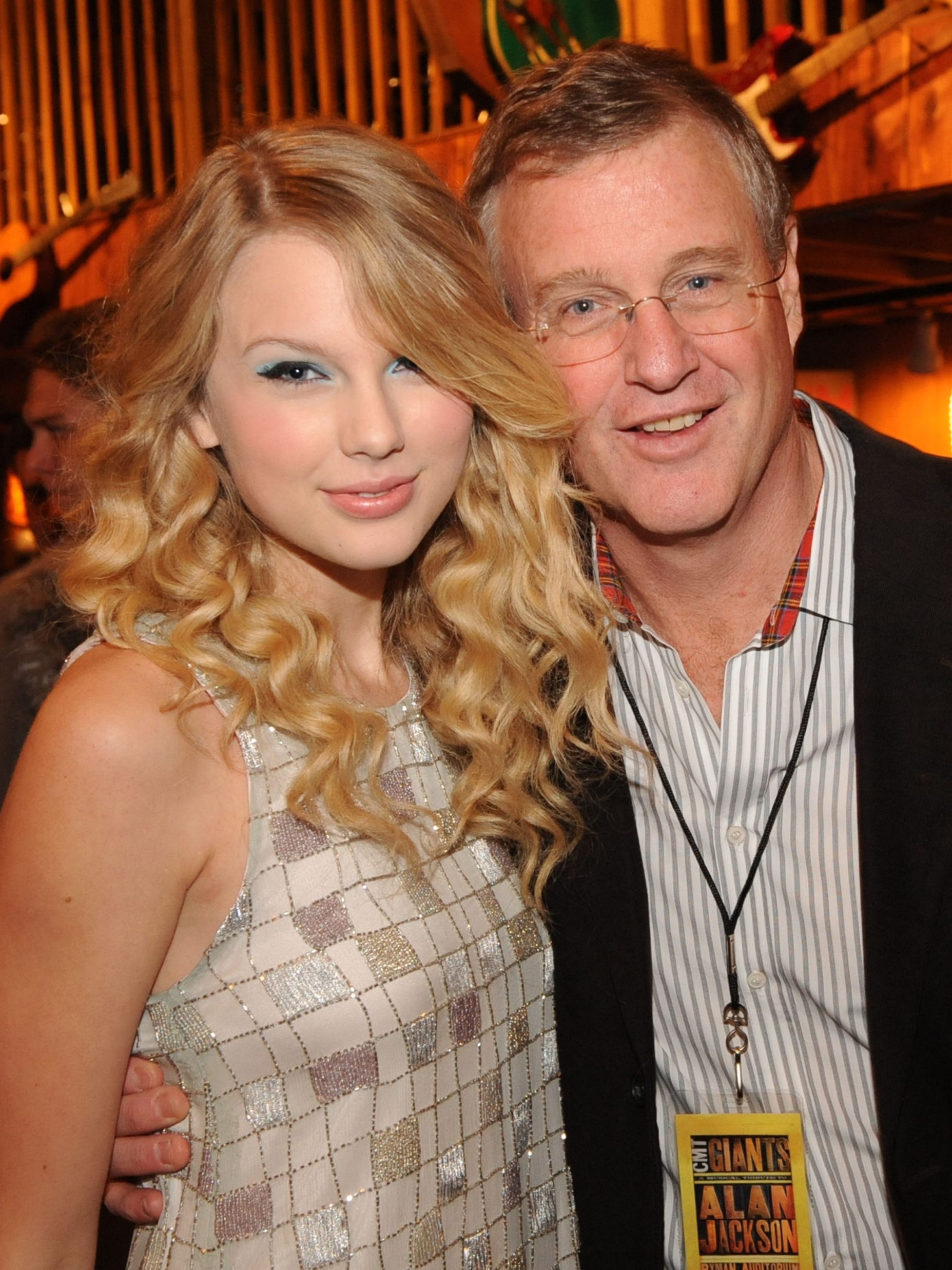 (EXCLUSIVE, Premium Rates Apply) NASHVILLE, TN - OCTOBER 30: Taylor Swift and her Dad Scott K. Swift at the Taping of CMT "GIANTS" Honoring Alan Jackson at The Ryman Auditorium on October 30, 2008 in Nashville, Tennessee. CMT "GIANTS" airs December 6, 2008 at 9pm ET only on CMT. ***EXCLUSIVE COVERAGE***  (Photo by Rick Diamond/WireImage for CMT)