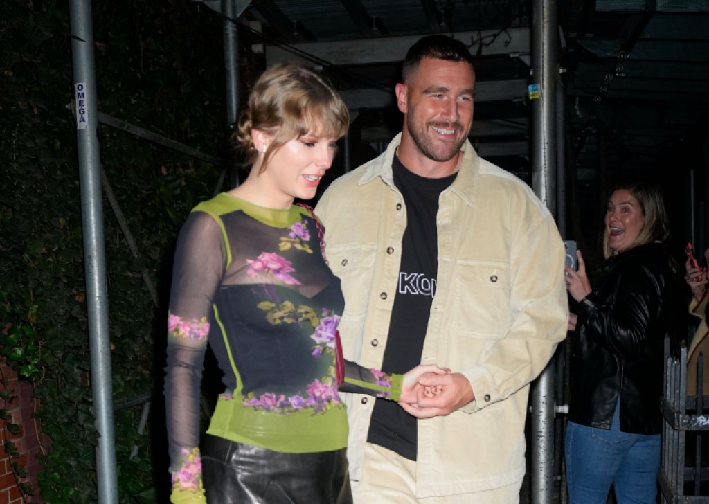 NEW YORK, NEW YORK - OCTOBER 15: Taylor Swift and Travis Kelce have dinner at Waverly Inn on October 15, 2023 in New York City. (Photo by Gotham/GC Images)