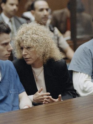 Trial of the Menendez brothers in Los Angeles - From left to right : Erik Menendez with his attorney : Leslie Abramson and his brother Lyle Menendez. Los Angeles, 9th March 1994. (Photo by Ted Soqui/Sygma via Getty Images)