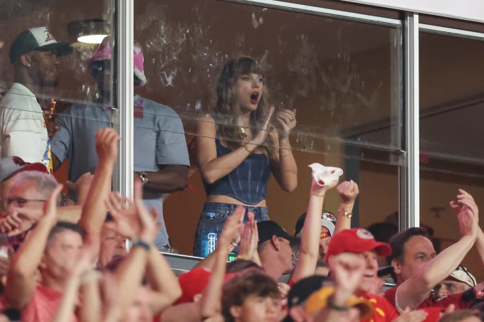 Taylor Swift Applauding the Chiefs