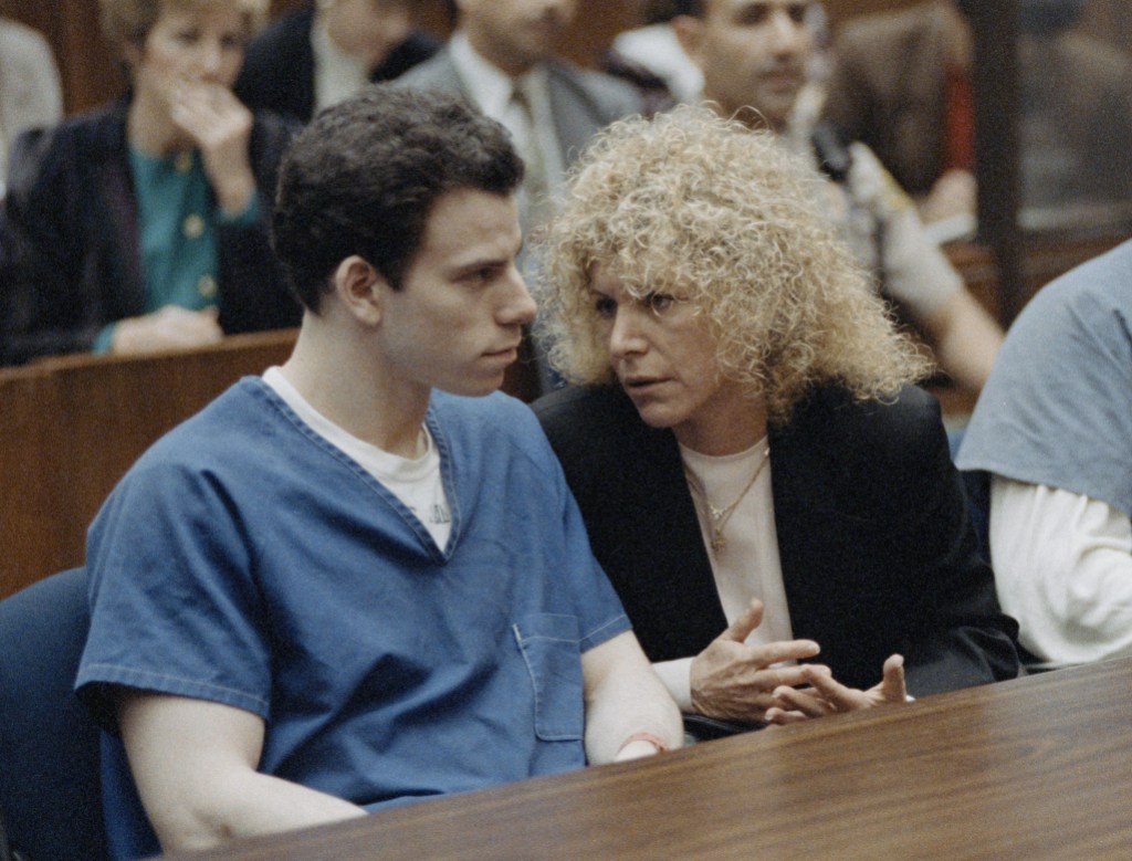 Trial of the Menendez brothers in Los Angeles - From left to right : Erik Menendez with his attorney : Leslie Abramson and his brother Lyle Menendez. Los Angeles, 9th March 1994. (Photo by Ted Soqui/Sygma via Getty Images)