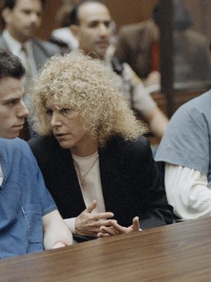 Trial of the Menendez brothers in Los Angeles - From left to right : Erik Menendez with his attorney : Leslie Abramson and his brother Lyle Menendez. Los Angeles, 9th March 1994. (Photo by Ted Soqui/Sygma via Getty Images)