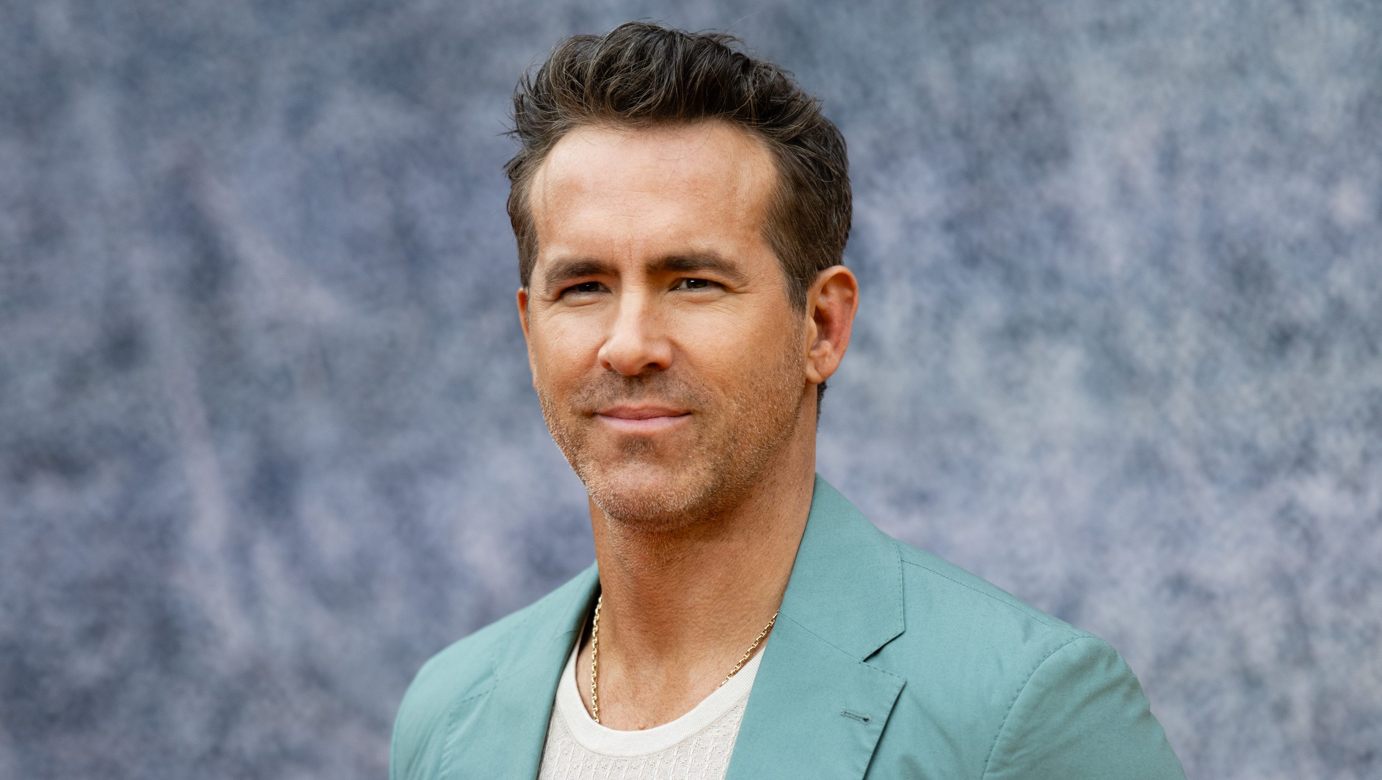 Famous Birthday - Celebrity Ryan Reynolds born October 23, 1976