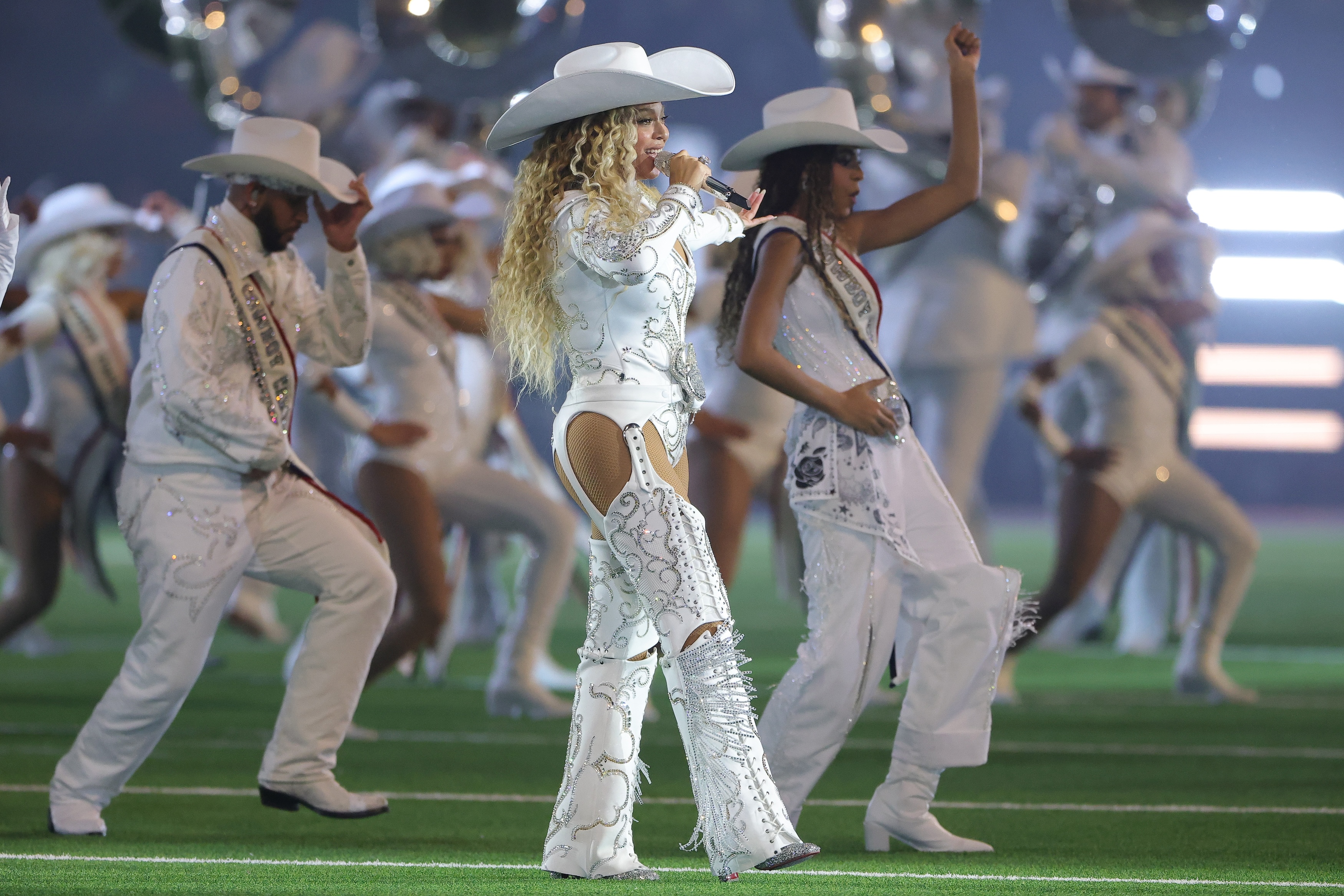 HOUSTON, TEXAS - DECEMBER 25: Beyoncé performs with daughter, Blue Ivy, during the halftime show for the game between the Baltimore Ravens and the Houston Texans at NRG Stadium on December 25, 2024 in Houston, Texas. (Photo by Alex Slitz/Getty Images)