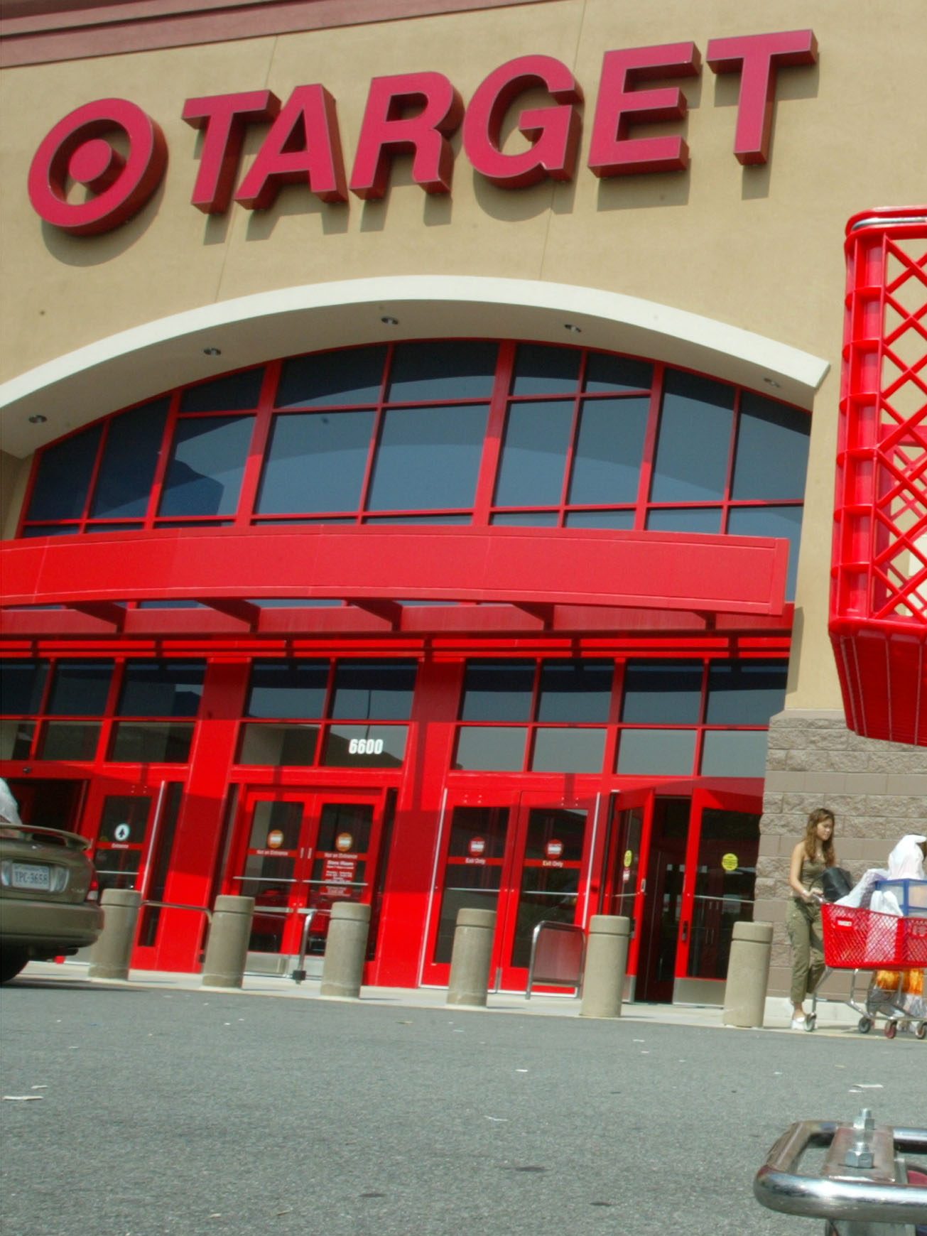 Stores Open on Christmas Eve 2024: Target, Walmart, Costco & More Hours