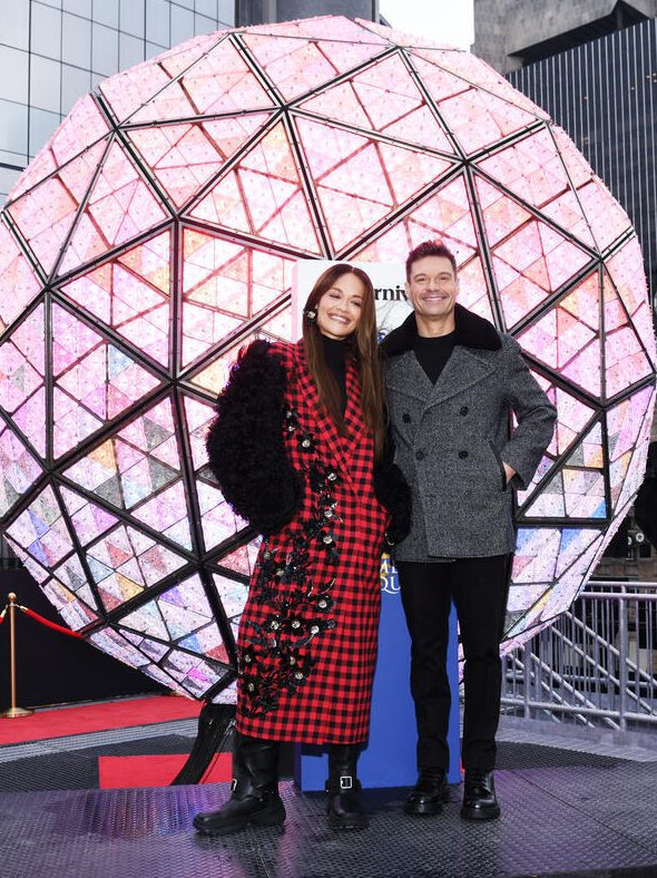 Rita Ora and Ryan Seacrest are the hosts of 'Dick Clark's New Year's Rockin' Eve' show.
