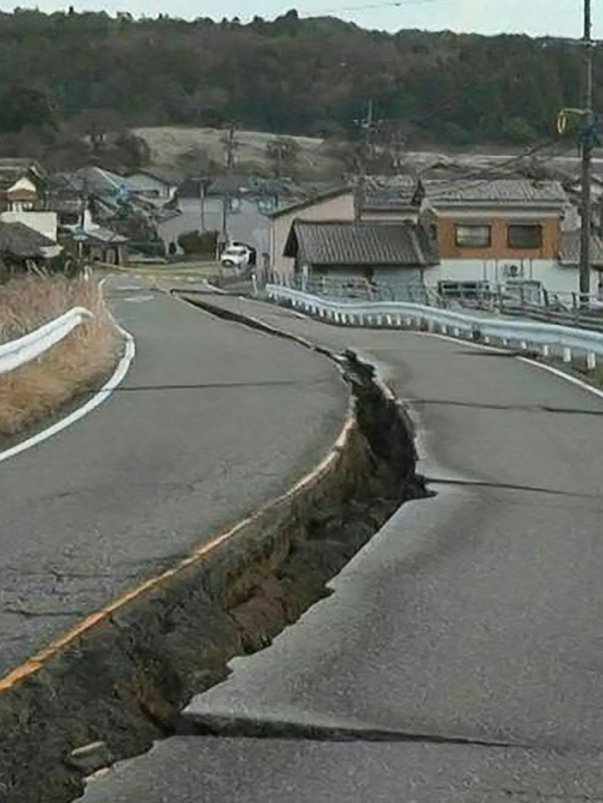 Earthquake in Japan Leads to Tsunami Warning: Updates on the Situation