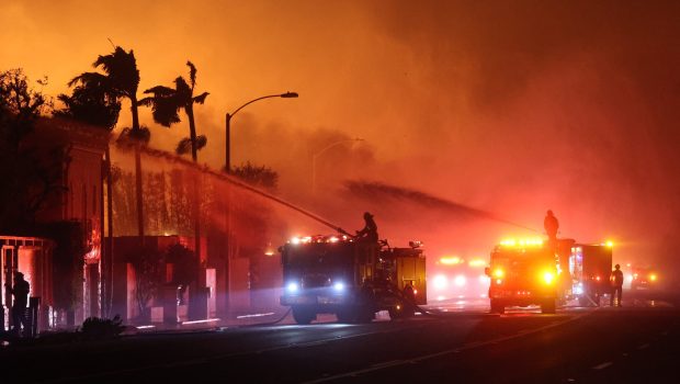 LOS ANGELES, UNITED STATES - JANUARY 09: (----EDITORIAL USE ONLY MANDATORY CREDIT - 'OFFICIAL FLICKR ACCOUNT OF CALIFORNIA DEPARTMENT OF FORESTRY AND FIRE PROTECTION / HANDOUT' - NO MARKETING NO ADVERTISING CAMPAIGNS - DISTRIBUTED AS A SERVICE TO CLIENTS----) Firefighters continue battling Palisades fire as flames rage across Los Angeles, California, United States on January 09, 2025. (Photo by Official Flickr Account of CAL FIRE / Handout/Anadolu via Getty Images)