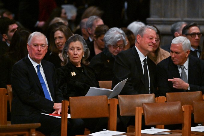 Dan Quayle, Marilyn Quayle, Al Gore, & Mike Pence